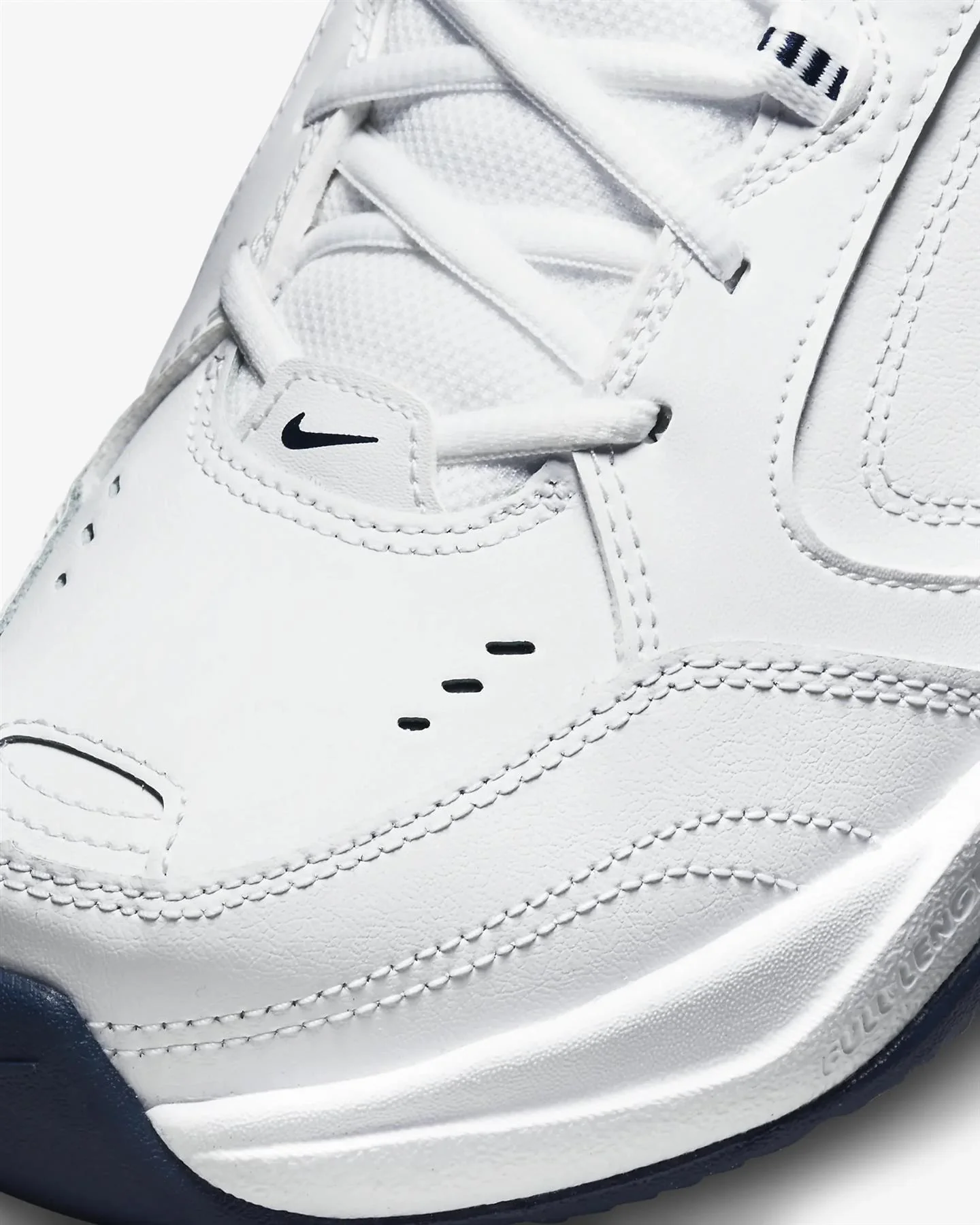 Men's Wide Fit Nike 416355-102 Air Monarch Iv Trainers - Image 4