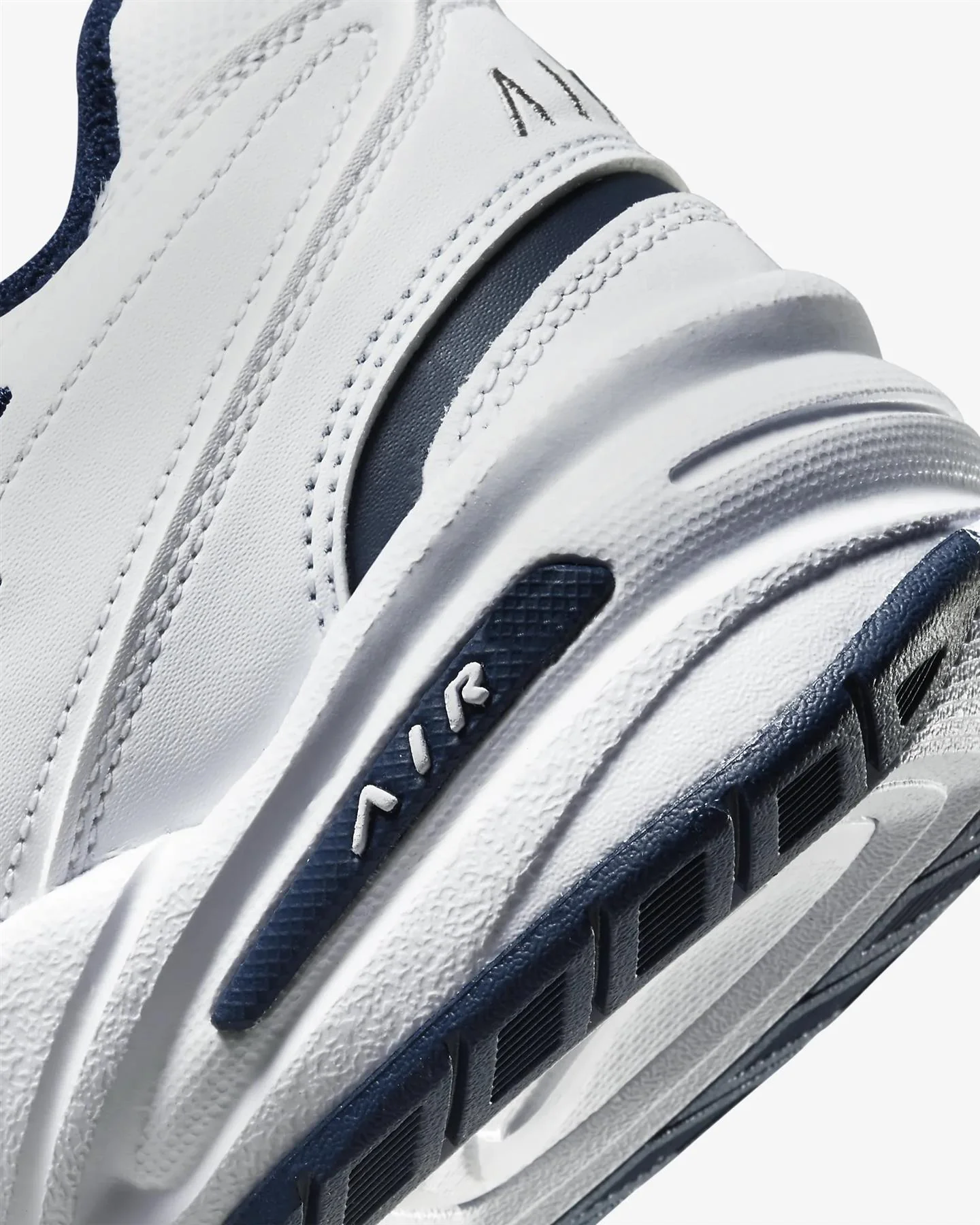 Men's Wide Fit Nike 416355-102 Air Monarch Iv Trainers - Image 5
