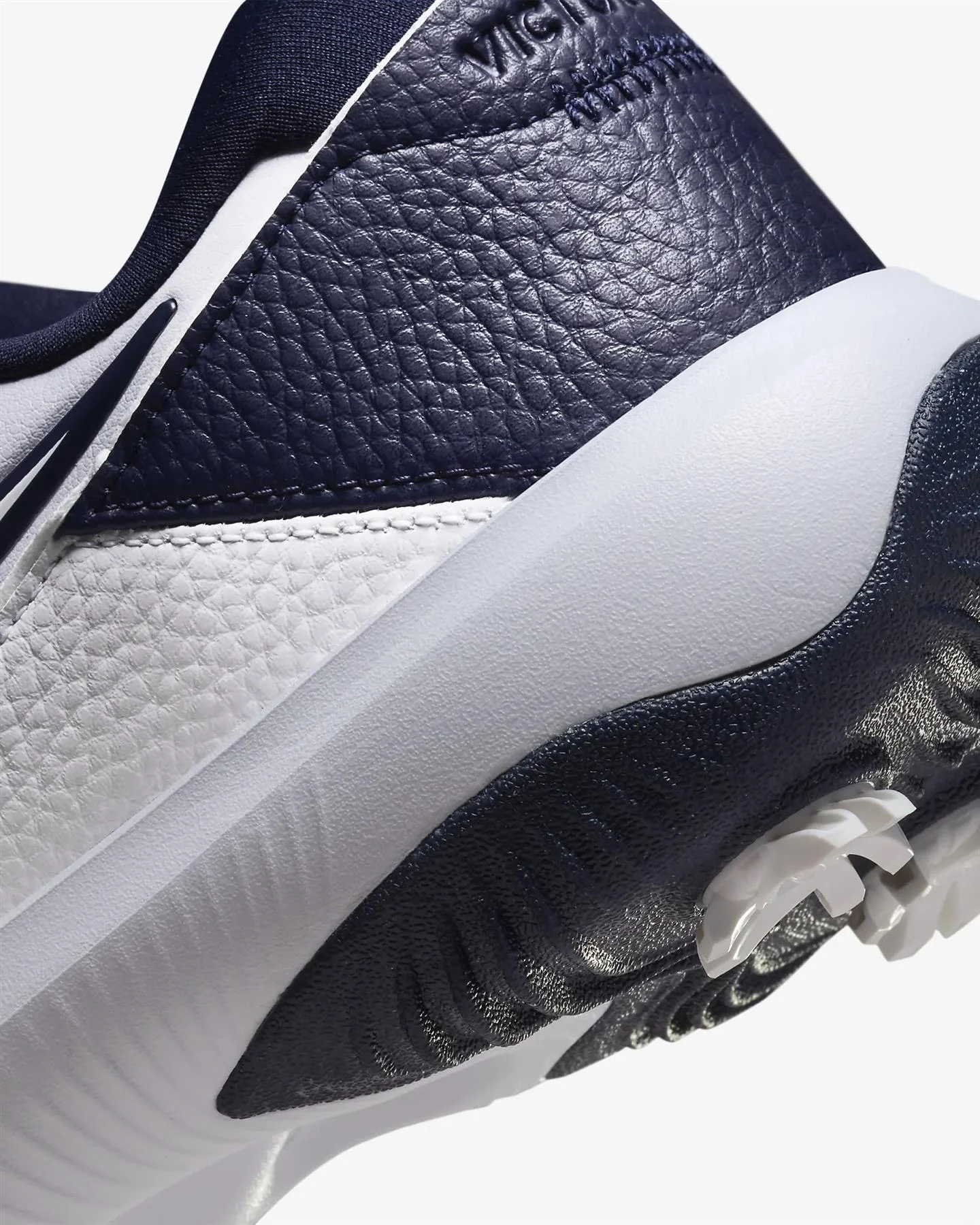 Men's Wide Fit Nike DX9028-102 Victory Pro 3 Golf Trainers - Image 6