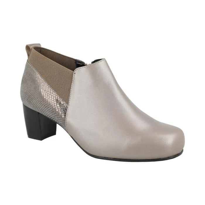 Women's Wide Fit DB Carrie Boots - Image 8