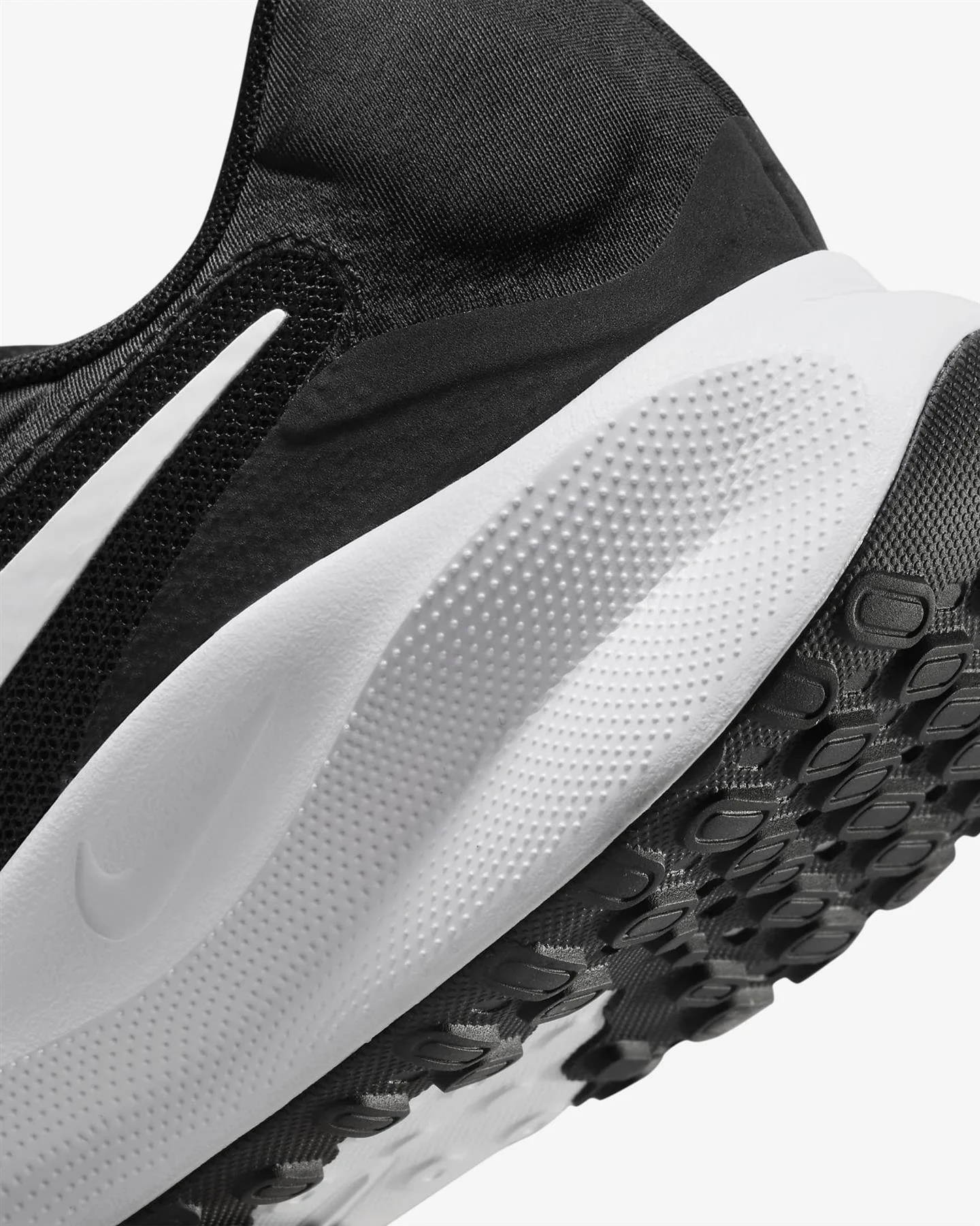 Women's Wide Fit Nike FB8501-002 Revolution 7 Running Trainers - Image 6